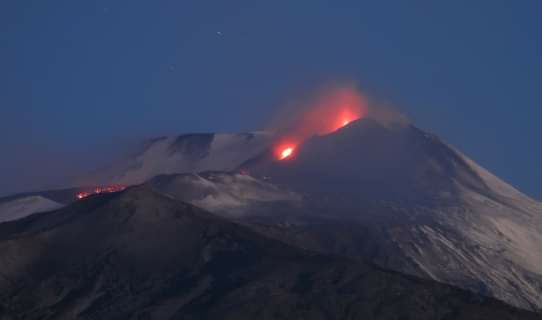 Etna. Forti eruzioni nella notte. Pubblicato Avviso