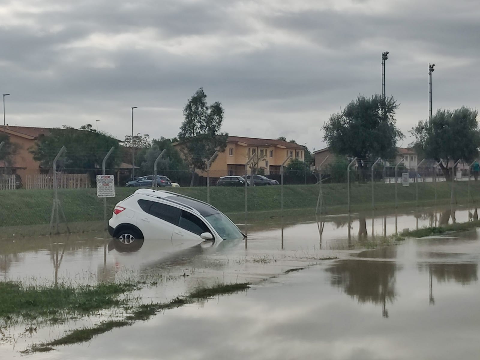 MALTEMPO SICILIA. In 15 comuni le situazioni più critiche. A Scordia nel catanese, ritrovato cadavere uno dei due dispersi