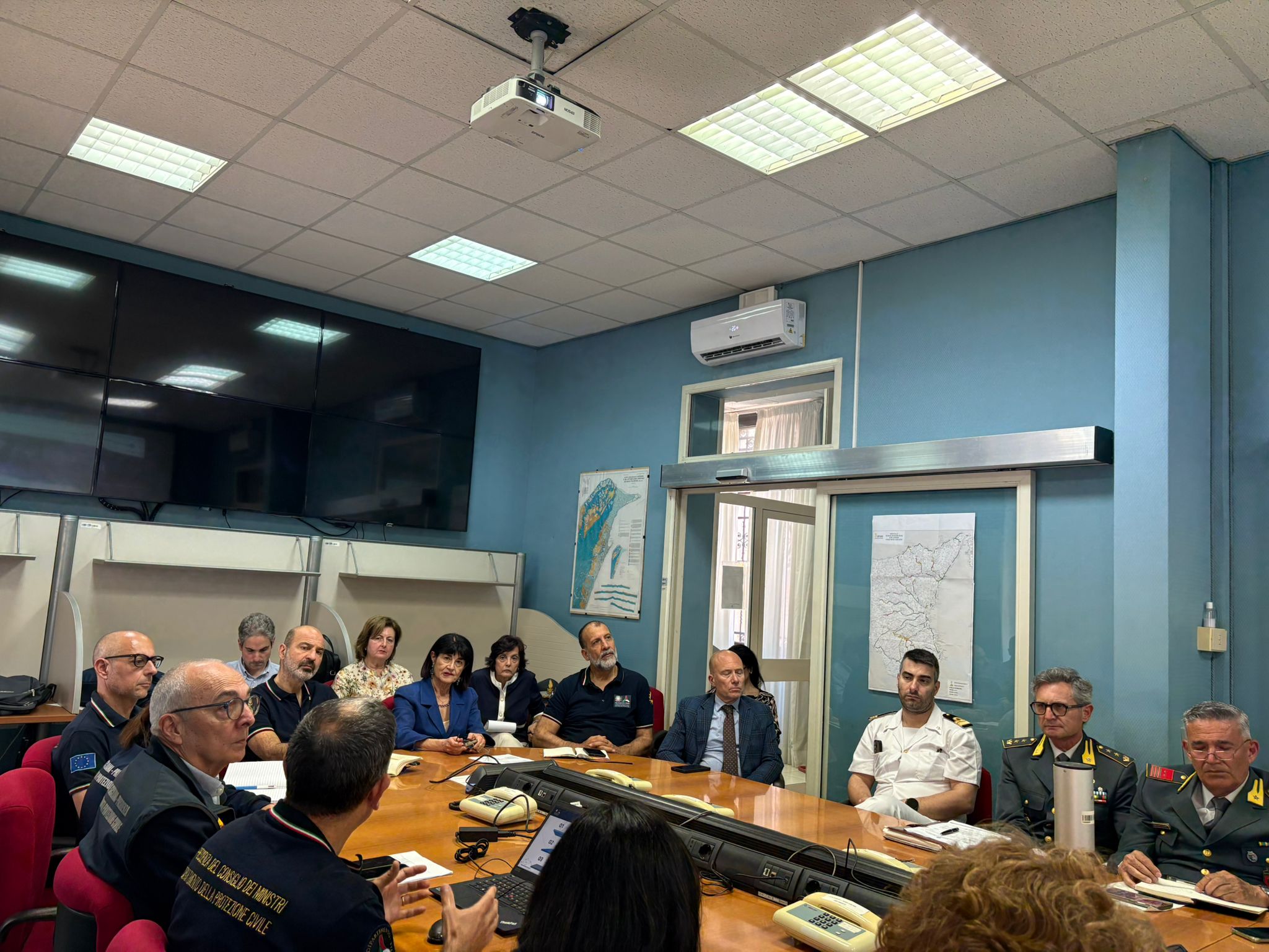 Riunione in Prefettura di Messina: avviato l&rsquo;aggiornamento dei piani di Stromboli, dei comuni delle isole Eolie e di Milazzo