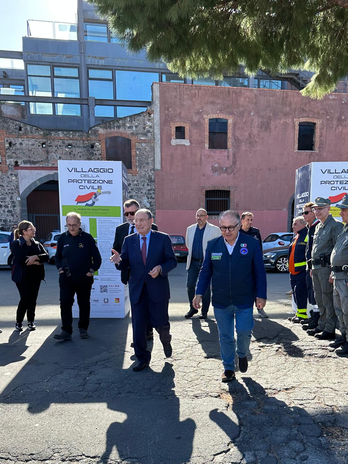 CATANIA, PRESIDENTE SCHIFANI AL VILLAGGIO DELLA PROTEZIONE CIVILE:’’GOVERNO REGIONALE PRONTO A NUOVI INVESTIMENTI SULLA SICUREZZA CONTRO GLI INCENDI’’