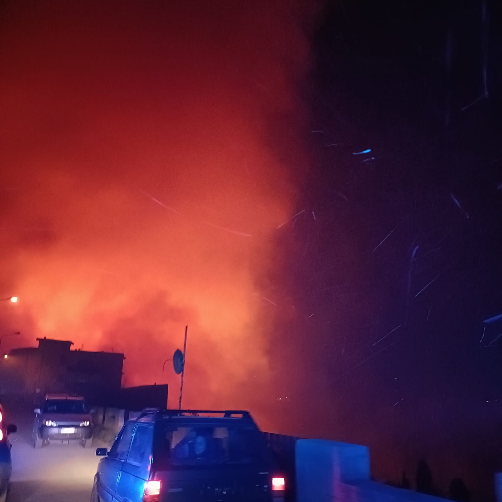 EMERGENZA INCENDI SULLA COSTA TIRRENICA DEL MESSINESE: notevoli danni ma nessun ferito.