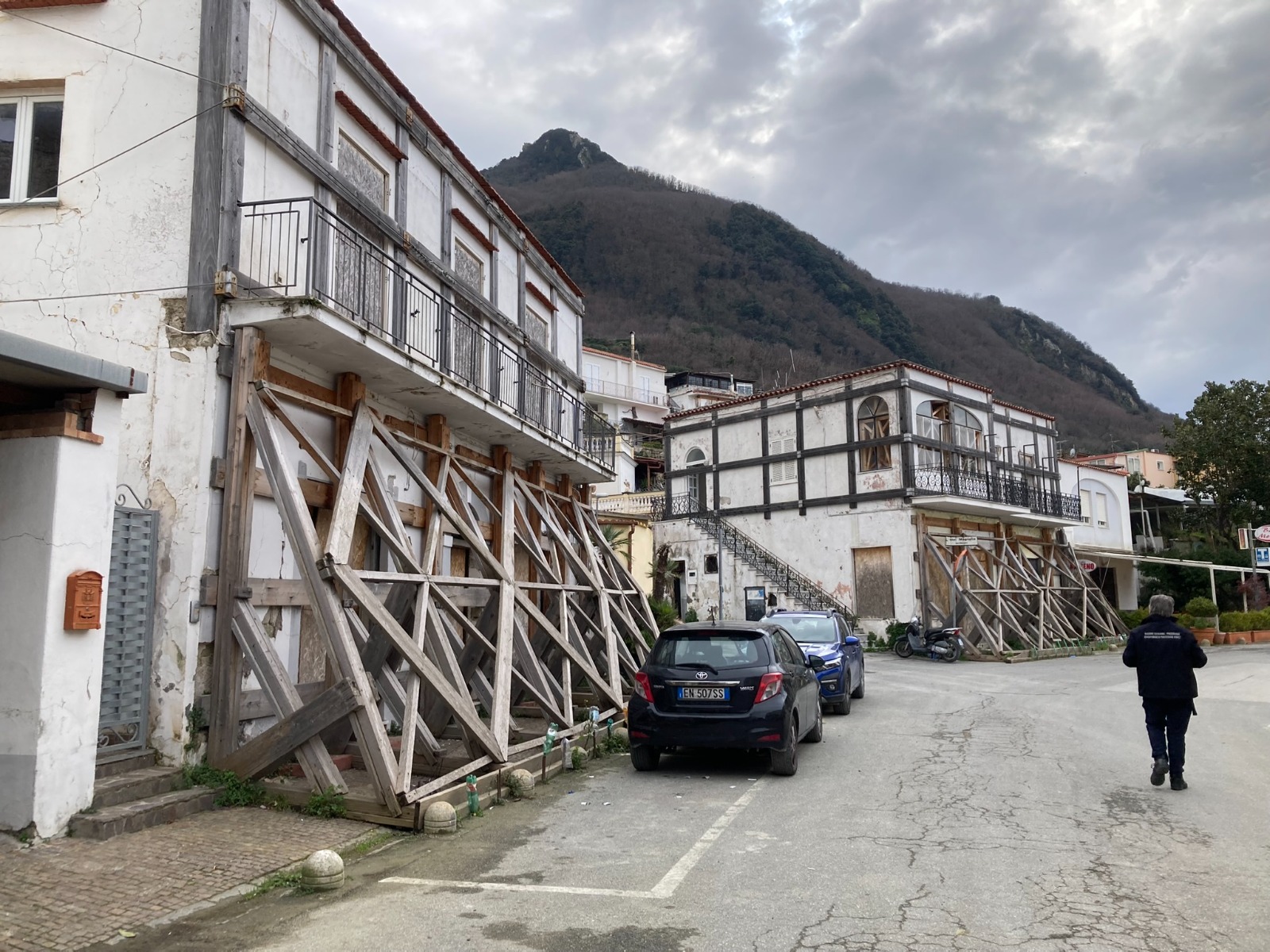 Dalla Sicilia squadre di tecnici per i sopralluoghi nella zona dei Campi Flegrei interessata dalle scosse sismiche